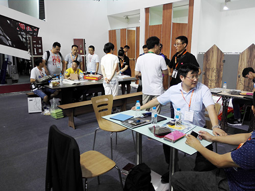 公司富名峰副總經(jīng)理率隊(duì)參加 第十八屆中國建博會